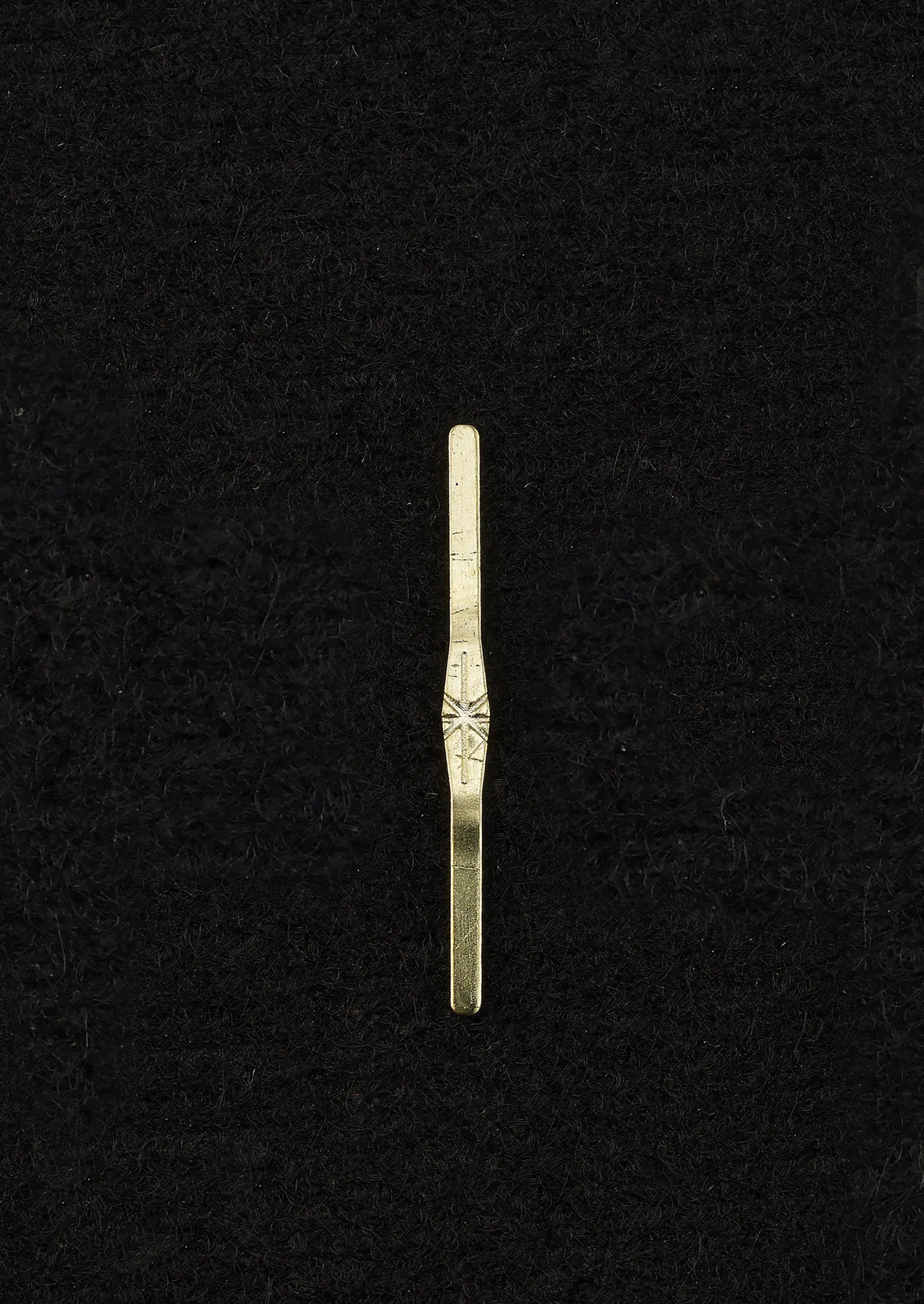 C90046  Single Star Straight Link 8X8mm Gold